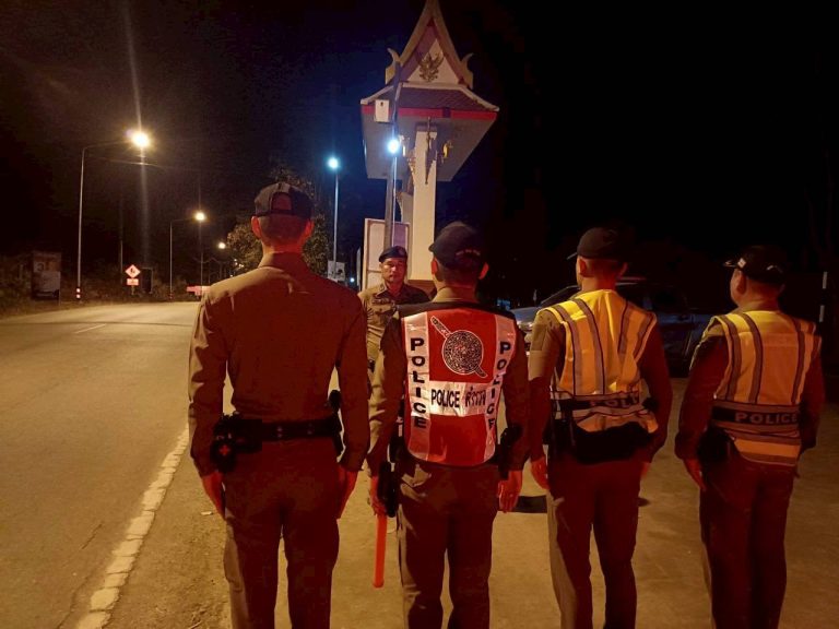 ปล่อยแถว (ปะ ฉะ ดะ) ตั้งจุดตรวจจุดสกัด บริเวณ ศาลเจ้าพ่อขุนด่าน ม.3 ต.ด่านแม่แฉลบ เพื่อป้องกันอาชญากรรม